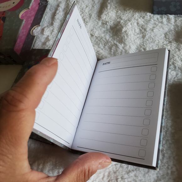 Kishi Kishi Paperchase Set - Picture 6 of 7